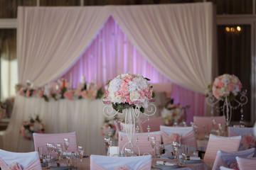 Decoration of tables at the wedding