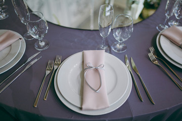 Decoration of tables at the wedding