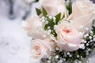 Obraz na płótnie Canvas Bright pink rose bouquet closeup macro background.