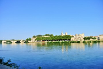 Fototapeta na wymiar Le Pont d'Avignon