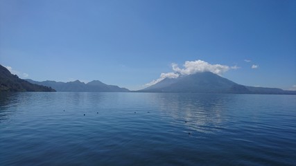 Les volcans du lac Atitlan