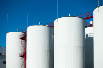 Industrial storage of liquid materials