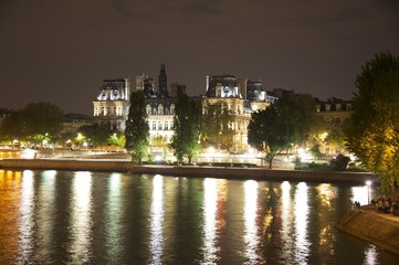 Fototapeta na wymiar Hôtel de Ville Paris