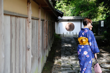 japanese woman kimono walking in kyoto