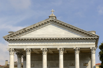 Fototapeta na wymiar gable on Cathedral facade, Chiavari , Italy