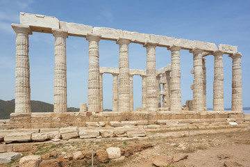 Fototapeta premium Side view of the Poseidon temple at Cape Sounion