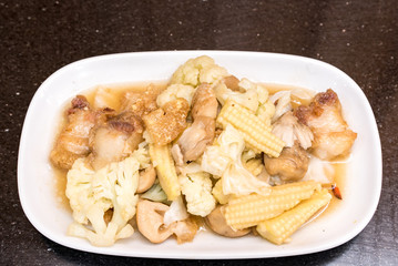 Fried Vegetable with crispy pork
