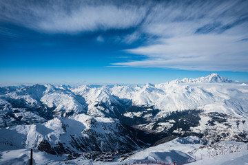 Fototapeta na wymiar Vue des alpes