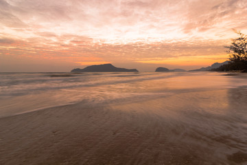 Obraz na płótnie Canvas Sunrise Beach, Sam Roi Yot, Prachuap Khiri Khan, Thailand