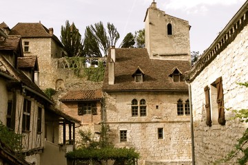 Fototapeta na wymiar Saint Cirq Lapopie maisons village église