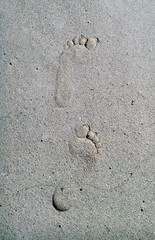 empreintes de pas dans le sable
