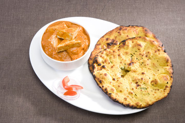 Shahi Paneer or Cheese Cooked with Curry with Missi Roti