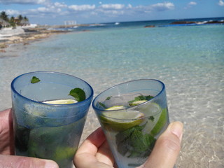 verre de mojito en vacances