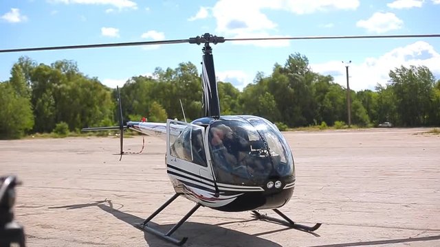Light helicopter approach for landing