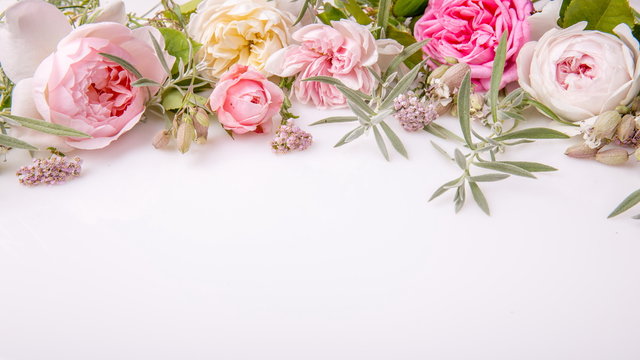 Fototapeta Beautiful English rose flower bouquet on white background