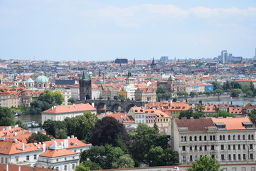 Fototapeta na wymiar Panorama de Prague depuis le Château 