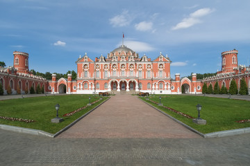 Fototapeta premium Petrovsky Travel Palace in Moscow