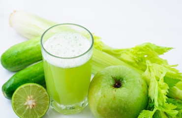 Freshly green vegetable and fruit juice