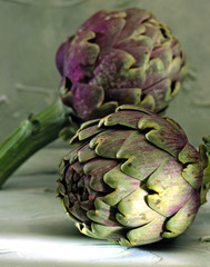 Obraz premium Raw Artichokes