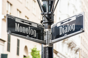 Obraz premium Tarcza 259 - Dialog