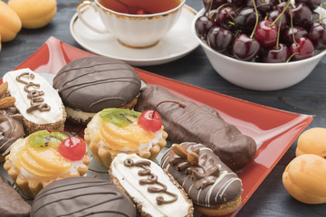 Fruit and tea cake