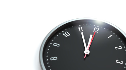 Uhr auf 5 vor 12 isoliert auf weißem Hintergrund