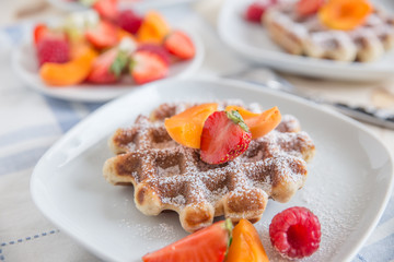 Belgische Waffeln mit Beeren
