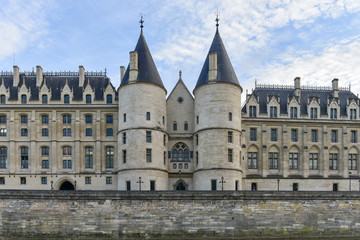 Fototapeta na wymiar Castle Conciergerie - Paris, France