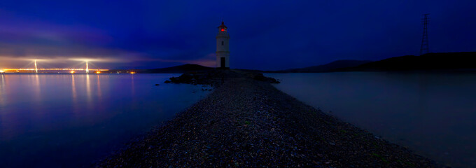 Tolmachevsky lighthouse, Vladivostok before sunrise