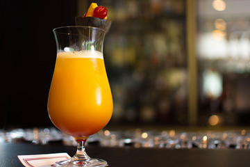 Cocktail an Bar