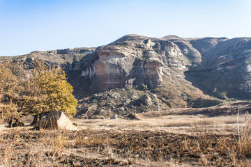 Golden Gate Red Mountains
