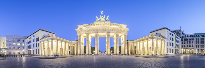 Brandenburger Tor und Pariser Platz in Berlin - obrazy, fototapety, plakaty