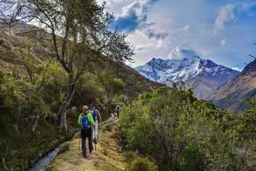 Fototapeta na wymiar peru hikers salkantay mountain