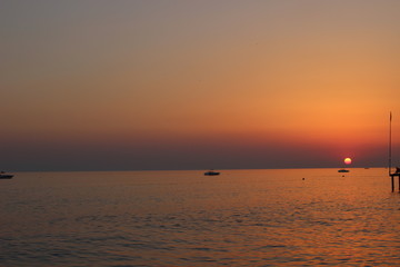 sunset on the beach, romantic time, lovelu sky, ocean, dusk, clouds, romantic, lovely , bridge, colors, 