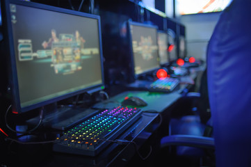 games computer online in internet cafe