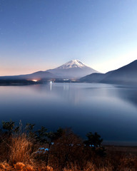 Plakat View of Mt. Fuji at Motosuko lake, Japan.