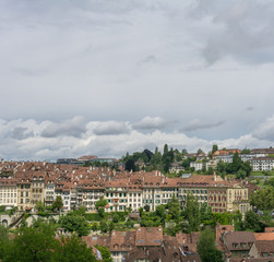 Fototapeta na wymiar Bern skyline mit wolken am Himmel 