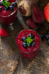 Beetroot, apple, ginger and berries smoothie