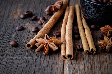 Coffee beans with cinnamon A mixture of popular drinks.