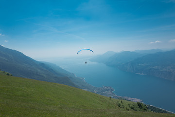 Gleitschirm Gardasee quer