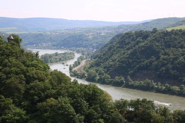 Blick vom Rheinsteig nach Bacharach