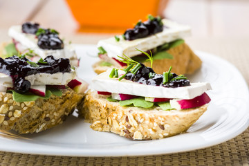 Cheeks before main meal