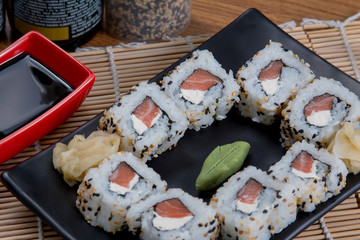 japanese food uramaki