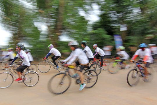 blurry picture of bicycle