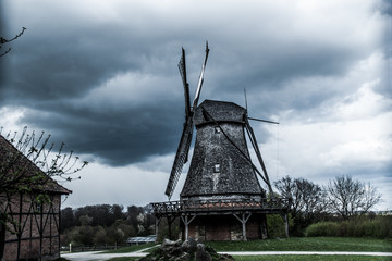 alte Mühle dramatisch