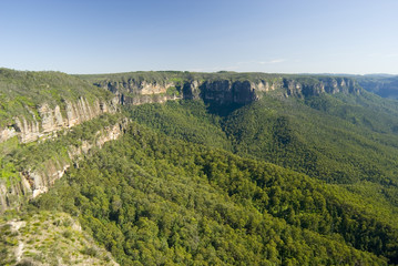 Fototapeta na wymiar Scenic view of an escarpment in the Blue Mountains