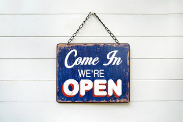 Welcome Sign plate with text 