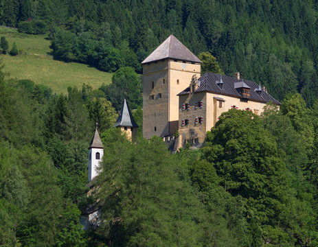 Burg Groppenstein bei Obervellach im M&ouml;lltal / K&auml;rnten / &Ouml;sterreich