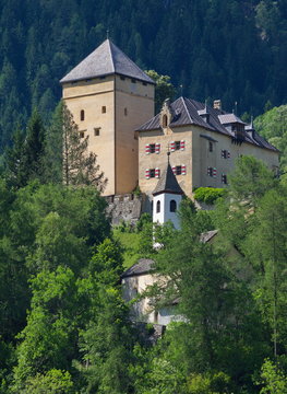 Burg Groppenstein bei Obervellach im M&ouml;lltal / K&auml;rnten / &Ouml;sterreich