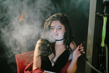 girl with hookah